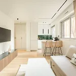 Luxurious 3 Min Walk From Eiffel Tower